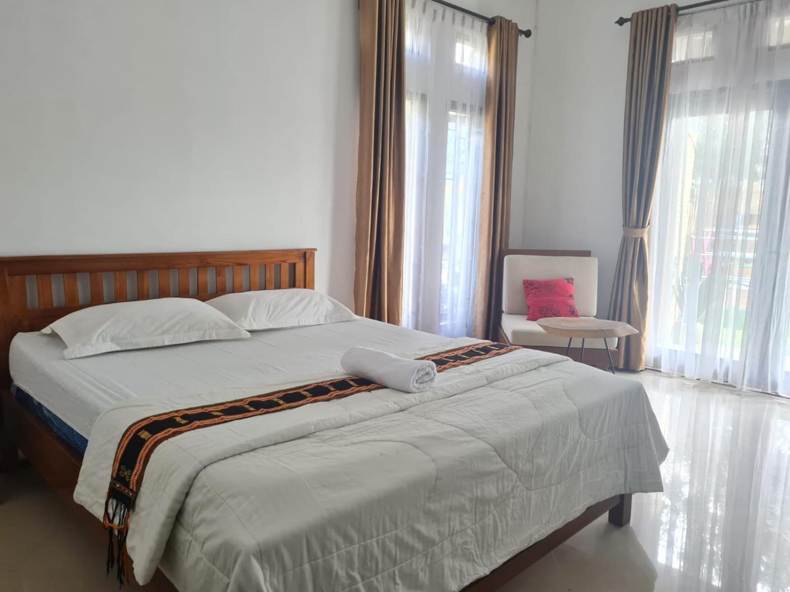 Inang Amang Homestay Labuan Bajo Esterno foto