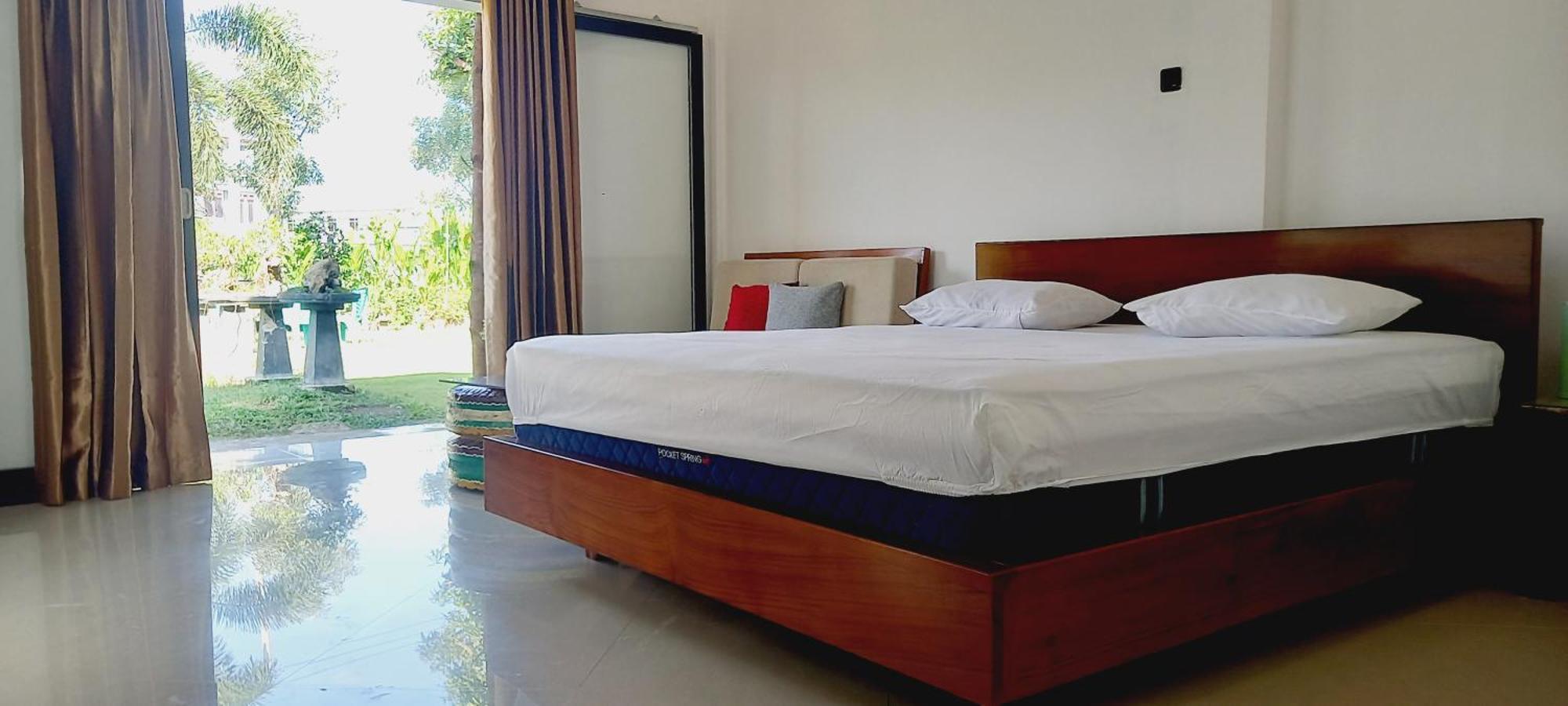 Inang Amang Homestay Labuan Bajo Esterno foto